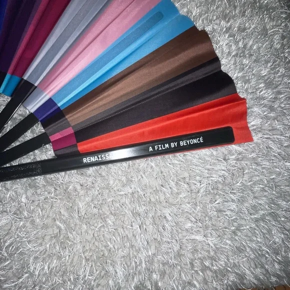 Beyonce Renaissance Movie Merchandise COZY Fan 2023 - Picture 5 of 7